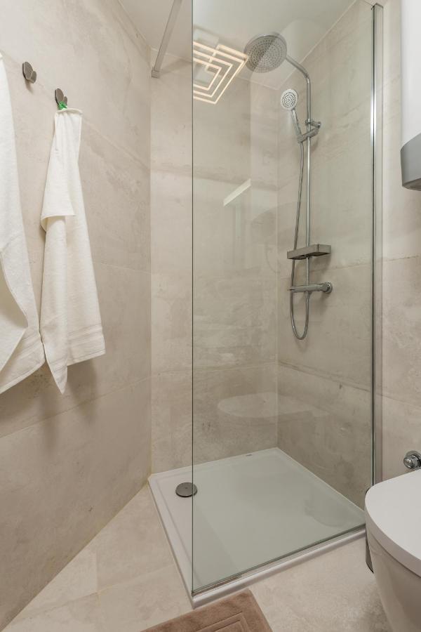 Luxury City Center Apartment -50M To The Sea أوباتيا المظهر الخارجي الصورة