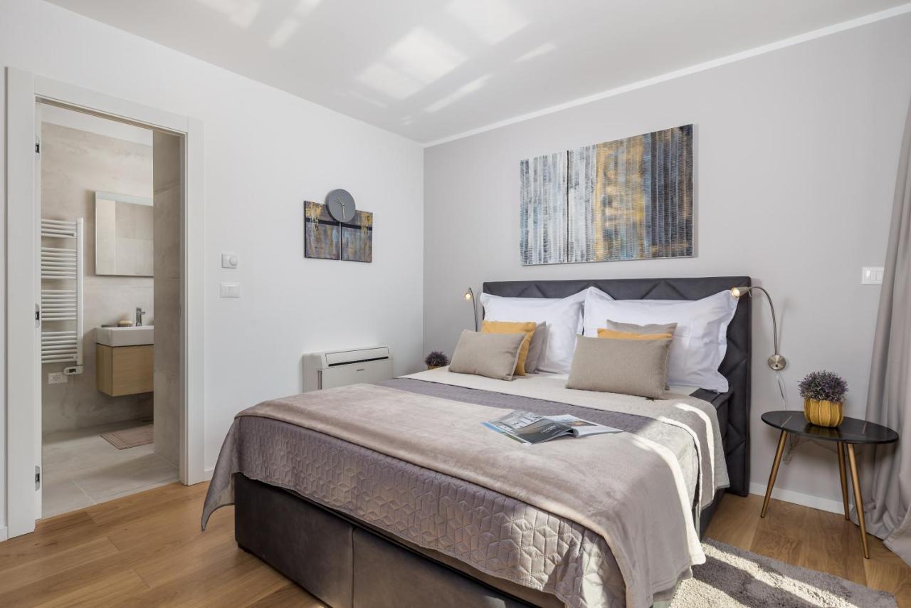 Luxury City Center Apartment -50M To The Sea أوباتيا المظهر الخارجي الصورة