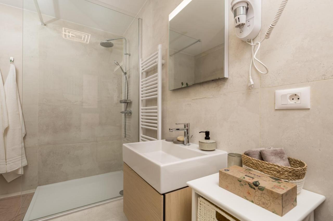 Luxury City Center Apartment -50M To The Sea أوباتيا المظهر الخارجي الصورة